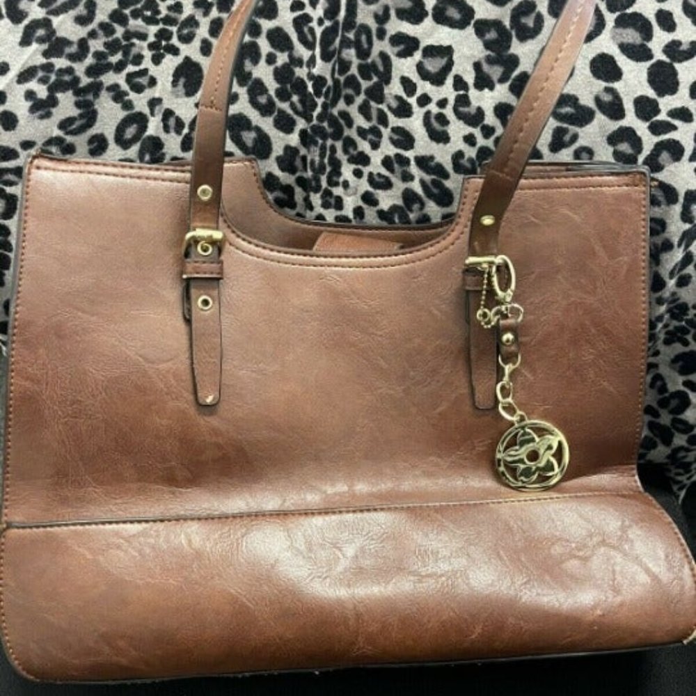 Bueno Collection Woman’s New Handbag leather